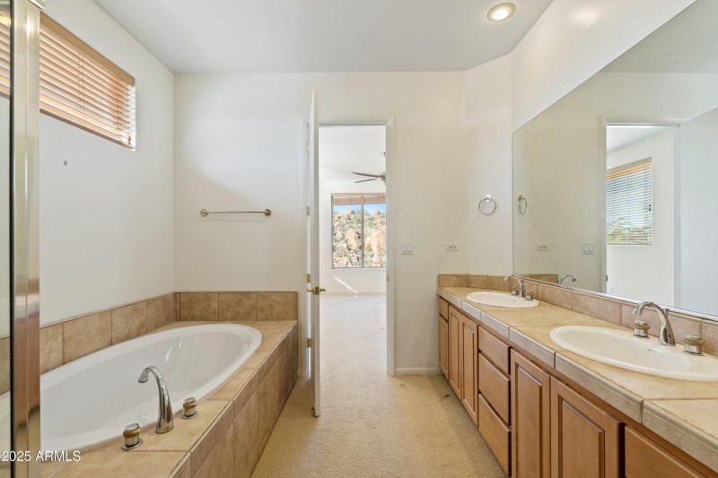 035_Primary Bathroom