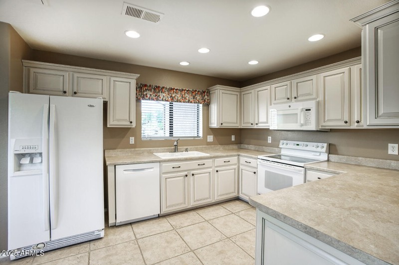 Kitchen with All Appliances