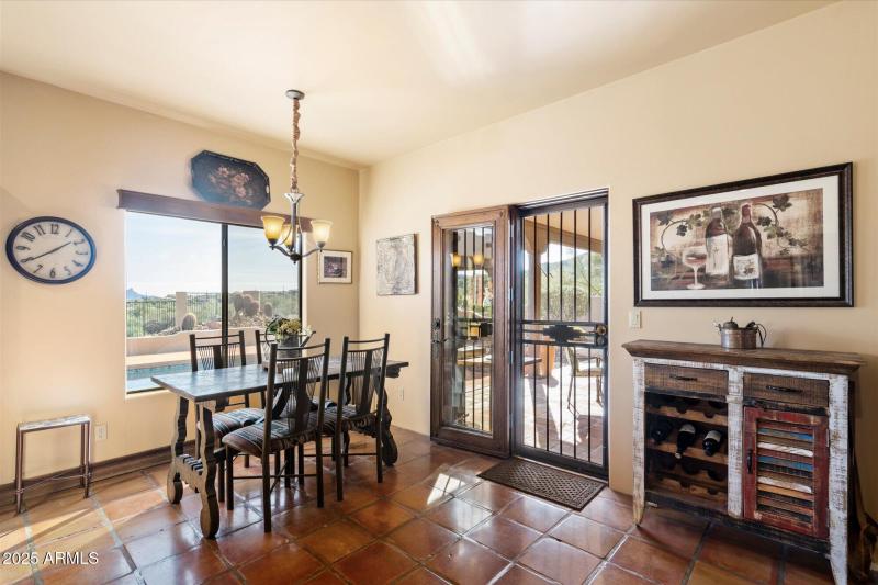 Bright & Airy Casual Dining