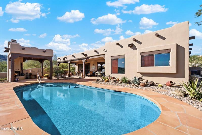 Pool & Outdoor Living