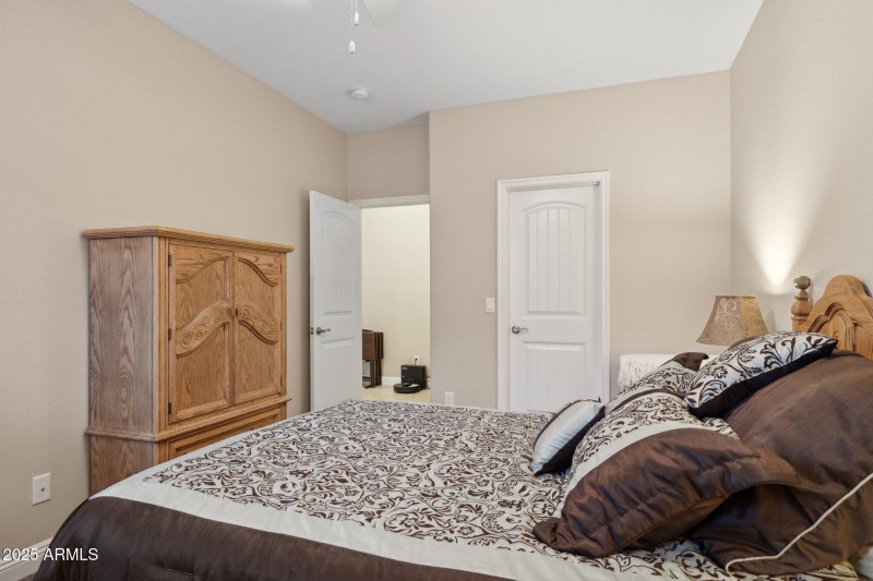 29-web-or-mls-1311-e-barrett-dr