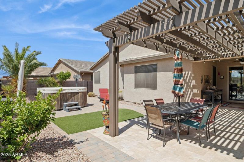 41-web-or-mls-1311-e-barrett-dr