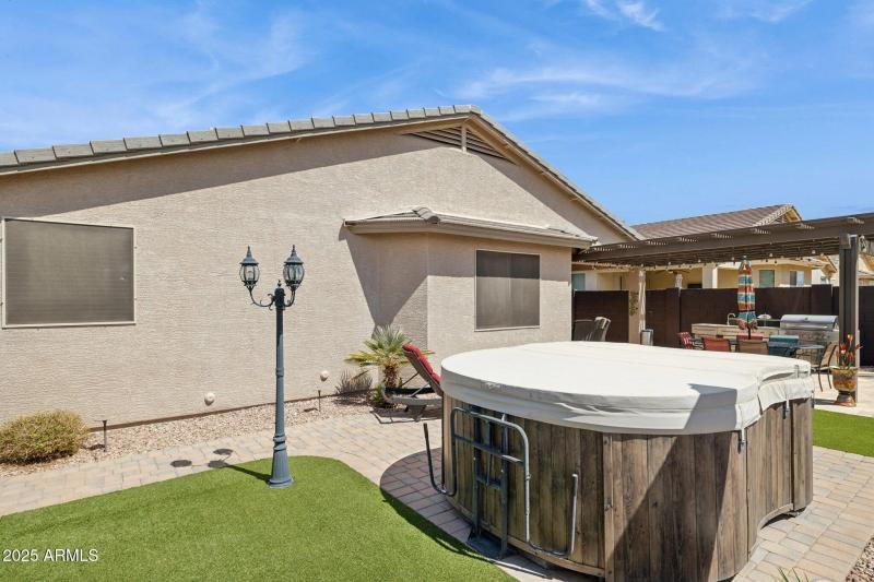 42-web-or-mls-1311-e-barrett-dr