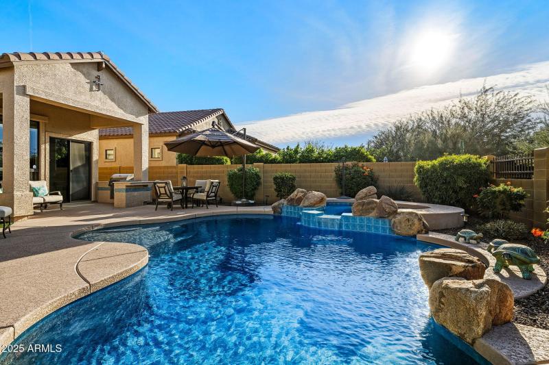 Backyard pool, spa and firepit