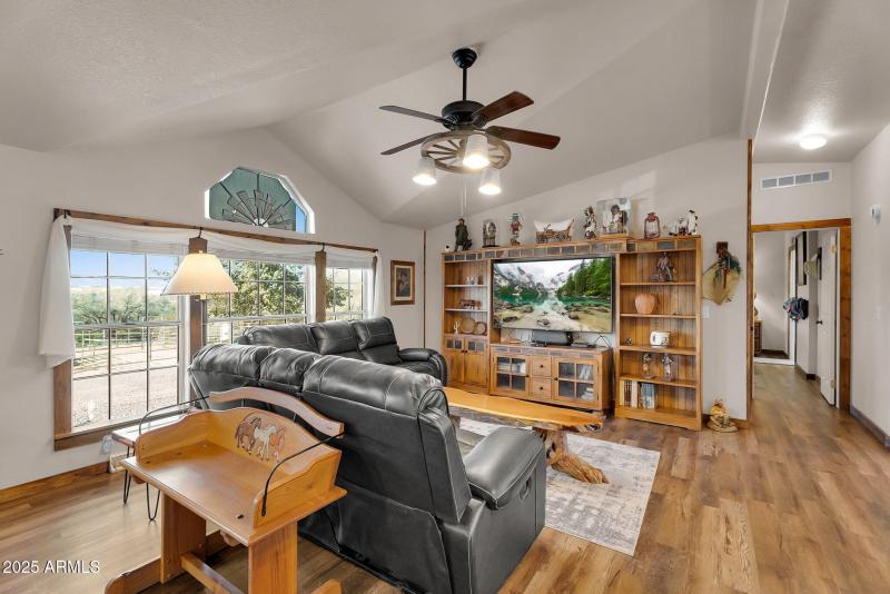 5-web-or-mls-Sentinel Rock -7