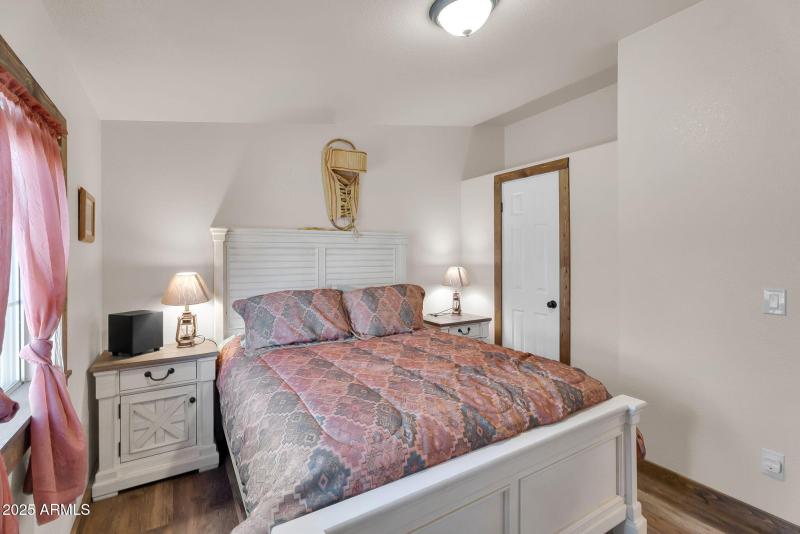 29-web-or-mls-Sentinel Rock -29