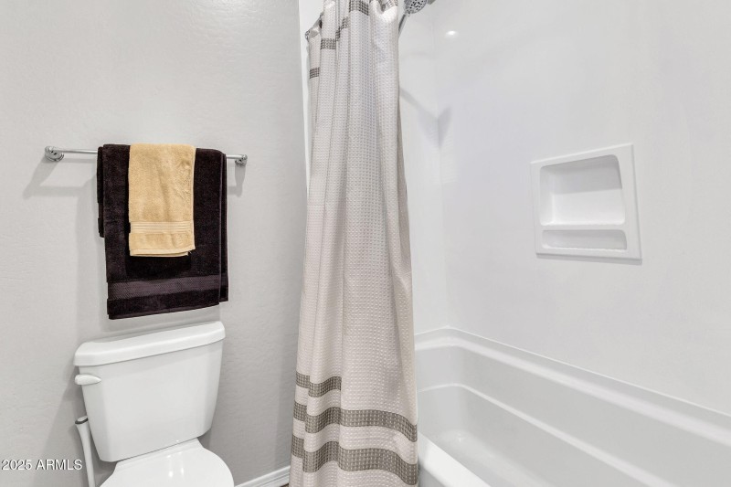 Upstairs Full Guest Bath