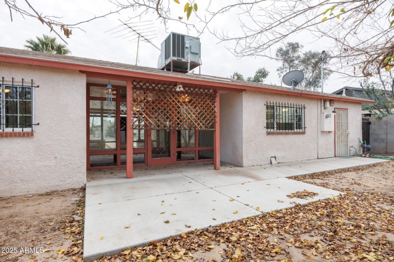 1729 N Lehmberg - Back Patio