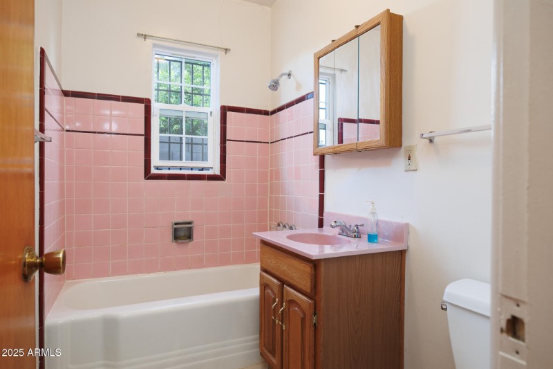 1729 N Lehmberg - Bathroom