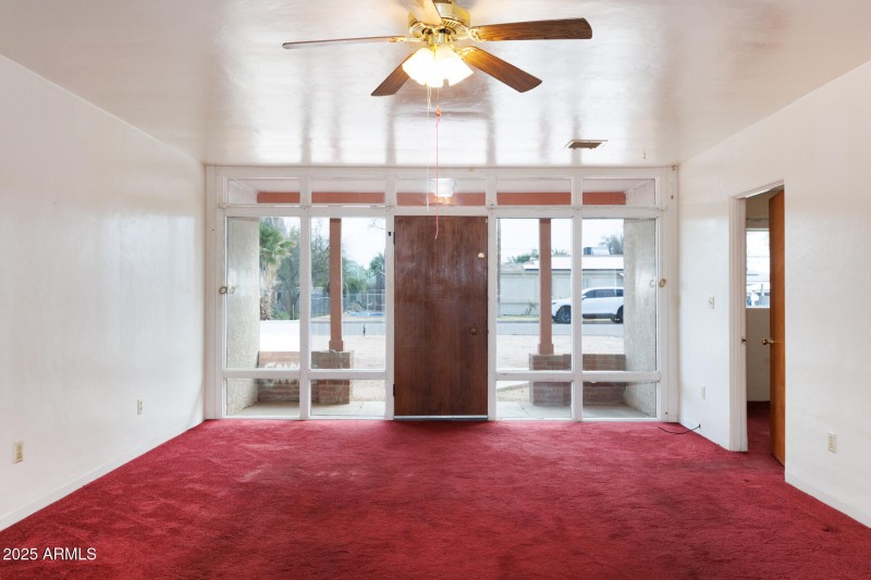 1729 N Lehmberg - Living Room