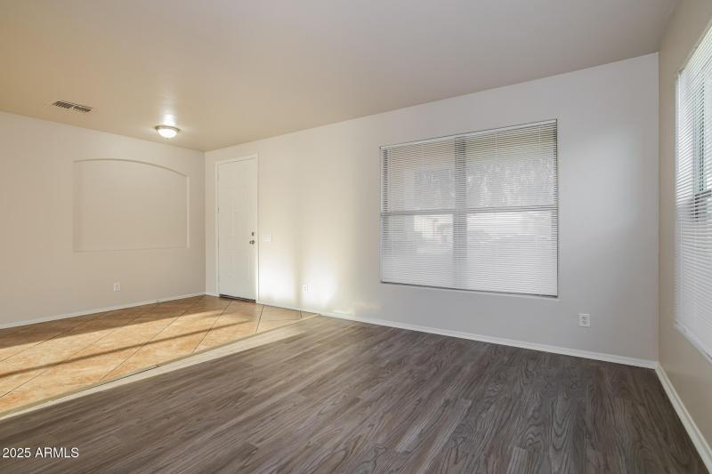 005-photo-living-room-15057174