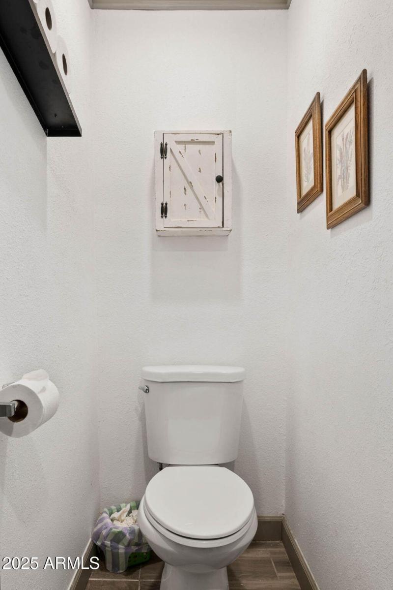 27-Guest House Bathroom (1)