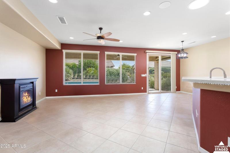 Living - Decluttered