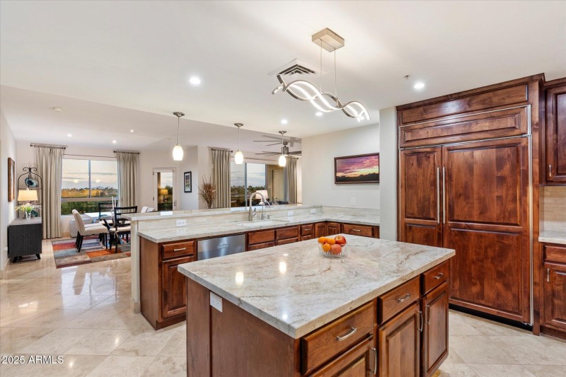 RO System & 9ft Ceilings