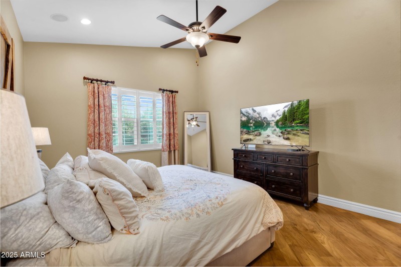 37-web-or-mls-Yellowstone-35