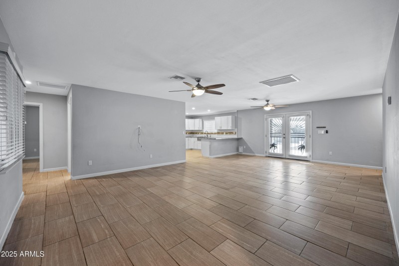 1601 W Glenrosa Ave-5