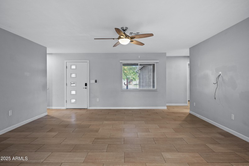 1601 W Glenrosa Ave-7