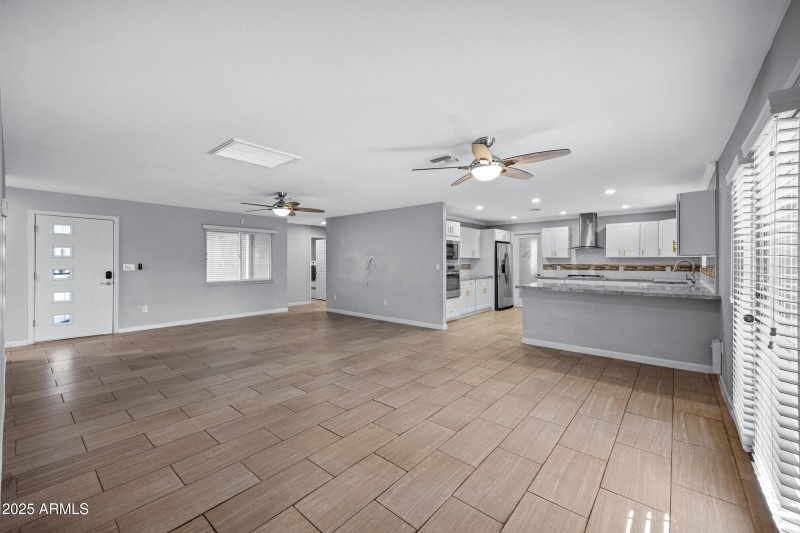 1601 W Glenrosa Ave-8