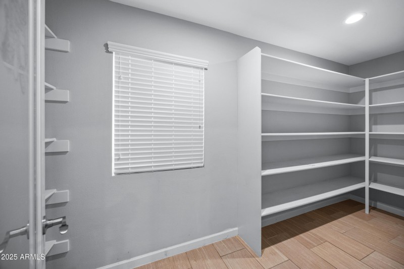 1601 W Glenrosa Ave-17