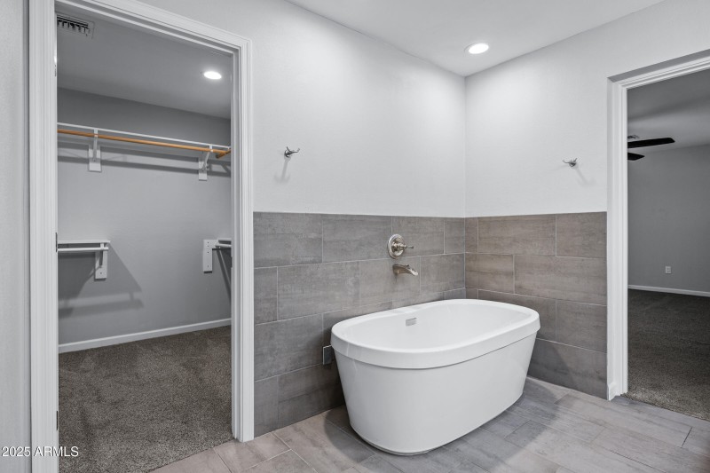 1601 W Glenrosa Ave-23