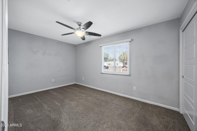 1601 W Glenrosa Ave-27