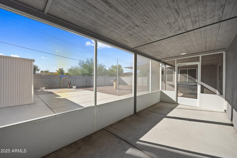 1601 W Glenrosa Ave-44