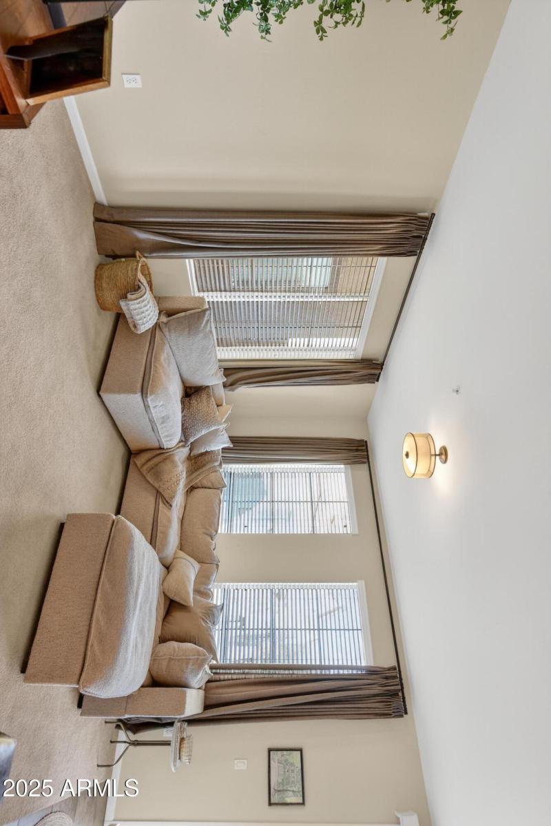 06_1920_E_Bell_Rd_Phoenix_AZ_85022-Livin