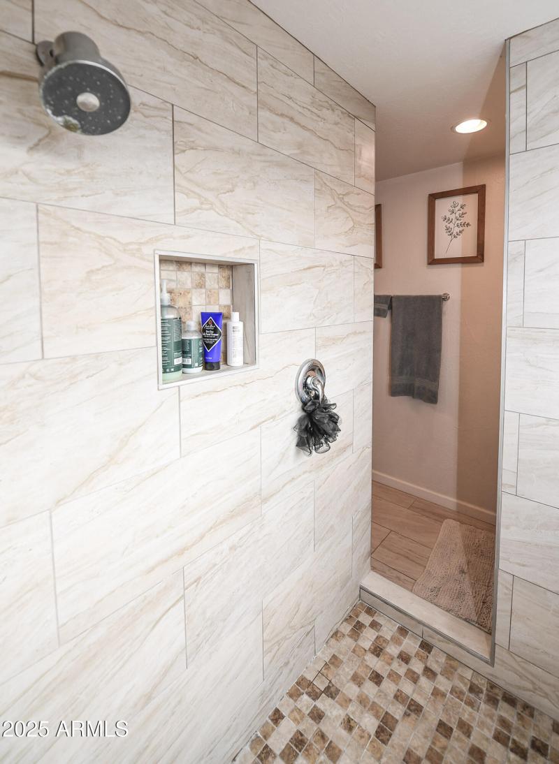 Master Bedroom Walk In Shower