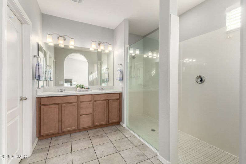 Large Walk-in Shower W/Glass Enclosure