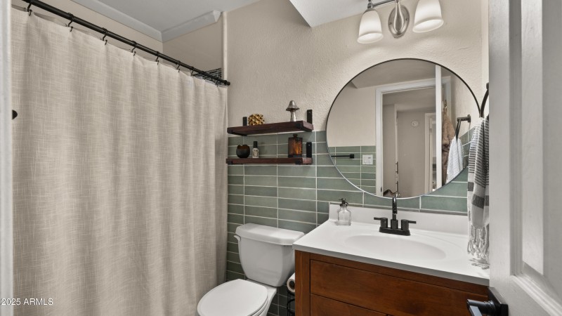 15-print-Upstairs Full Bathroom