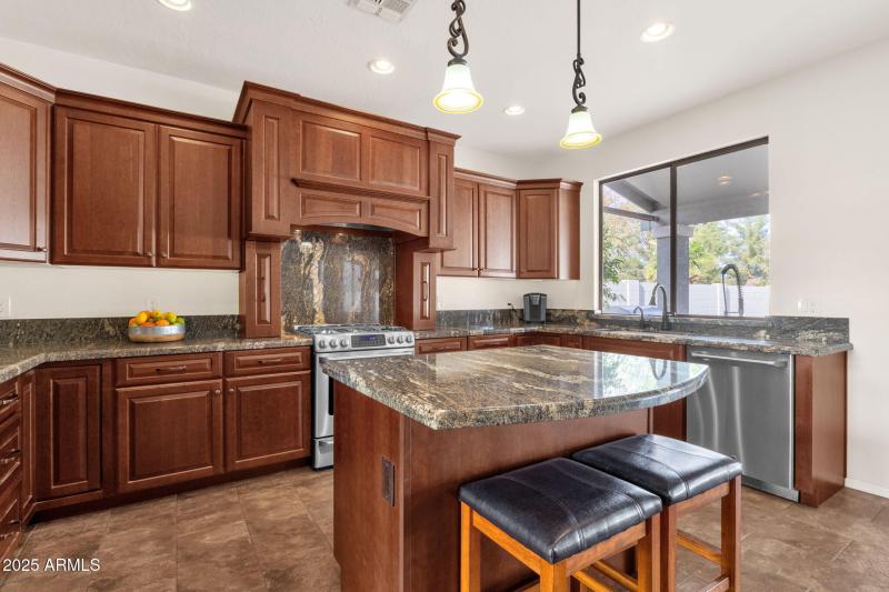 12-web-or-mls-1678-e-rawhide-st