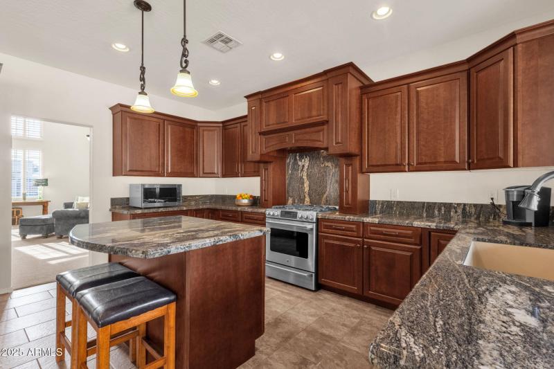 16-web-or-mls-1678-e-rawhide-st