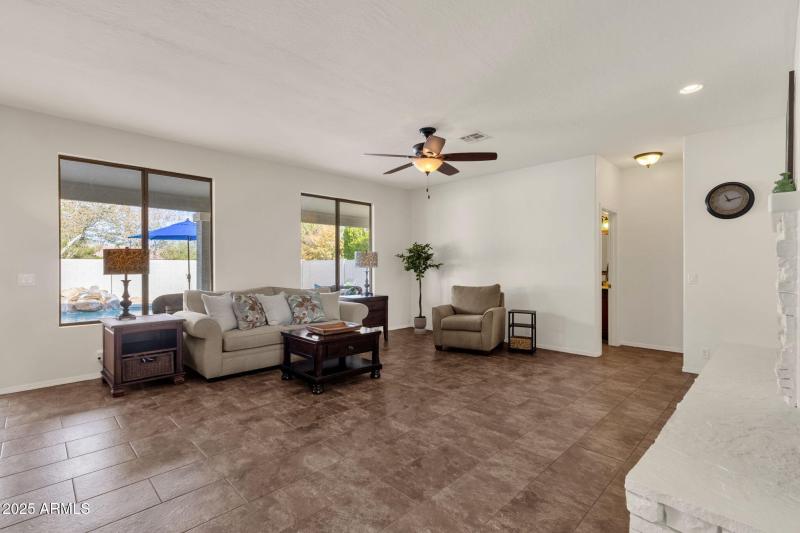 19-web-or-mls-1678-e-rawhide-st