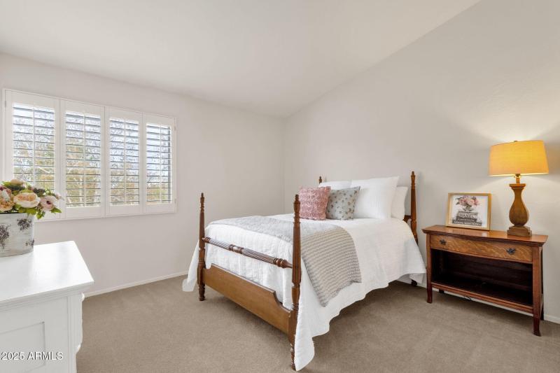 30-web-or-mls-1678-e-rawhide-st