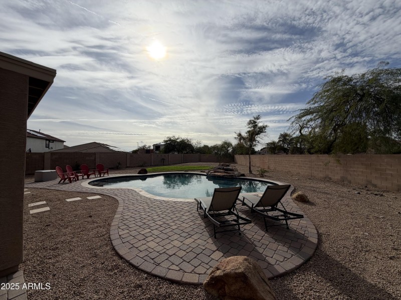 Pool custom pavers traverteen coping