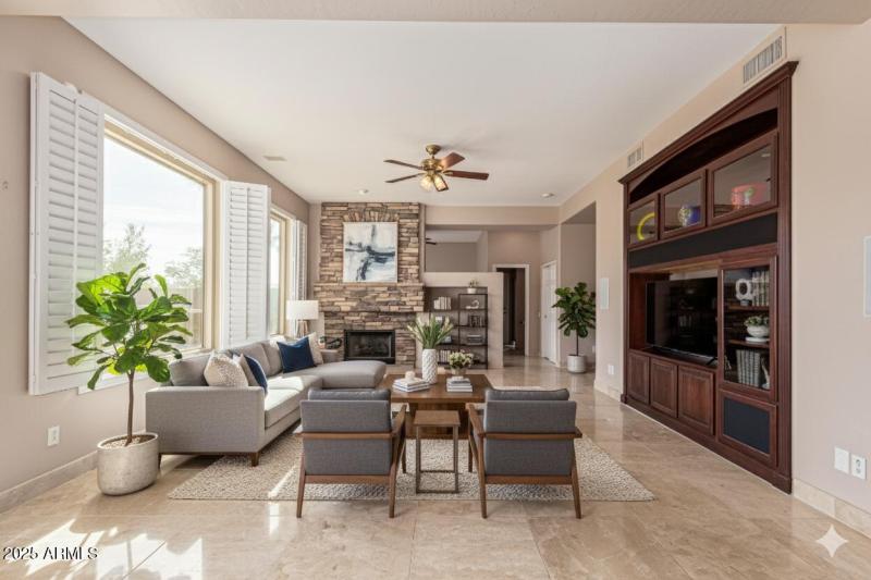 441 W Desert Flower Lane