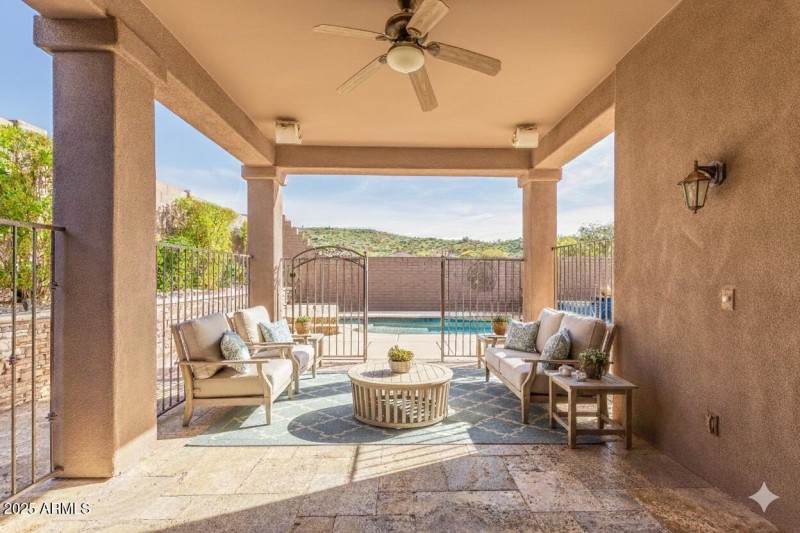 441 W Desert Flower Lane