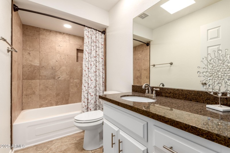 19 Ensuite Guest Bath