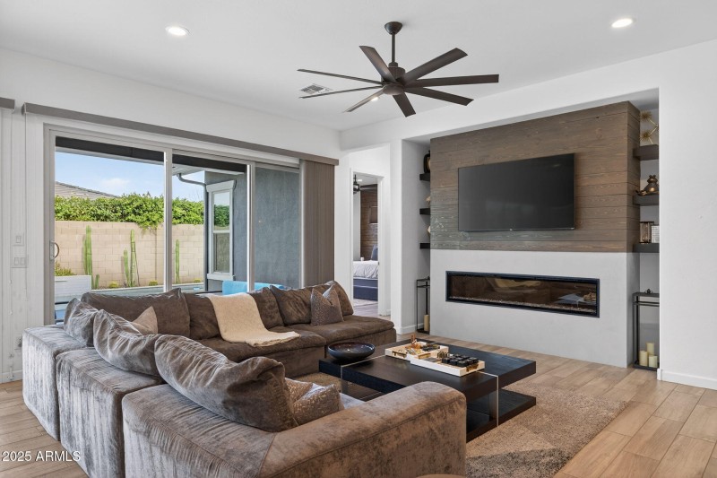 9-web-or-mls-2858 E Spring Wheat Ct, Gil