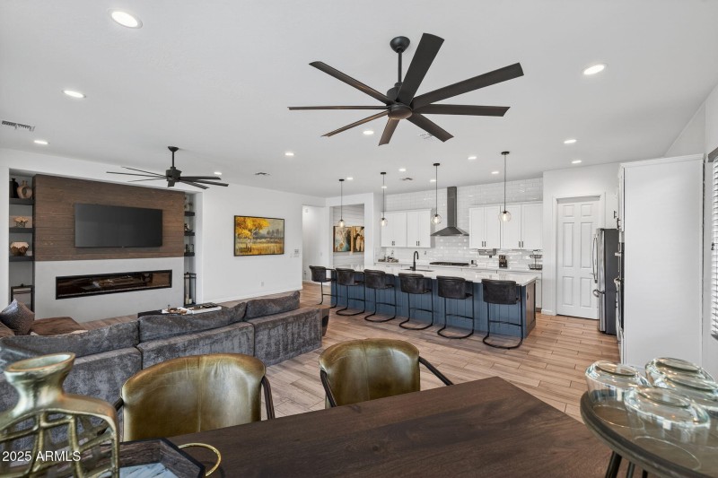 16-web-or-mls-2858 E Spring Wheat Ct, Gi