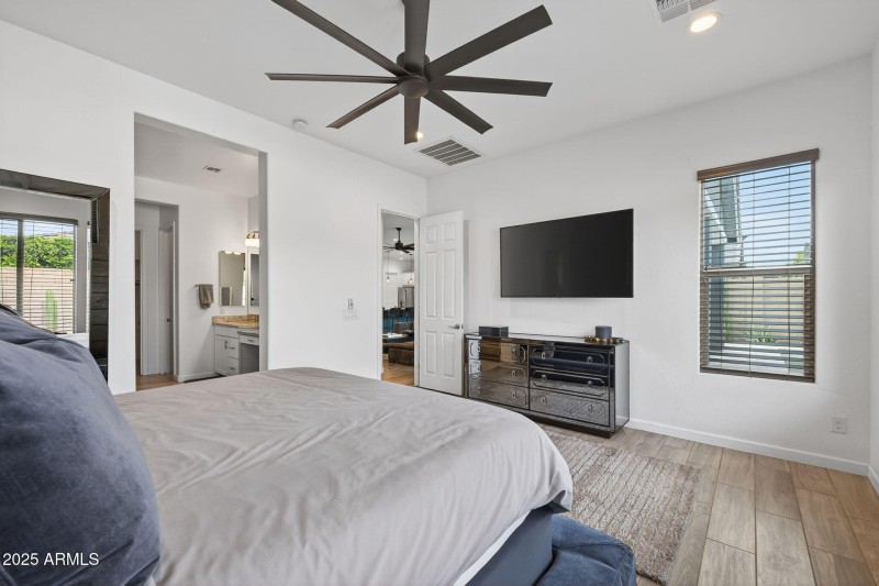 17-web-or-mls-2858 E Spring Wheat Ct, Gi