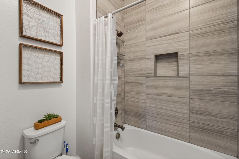 24-web-or-mls-2858 E Spring Wheat Ct, Gi