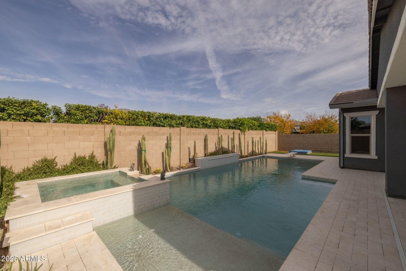 38-web-or-mls-2858 E Spring Wheat Ct, Gi