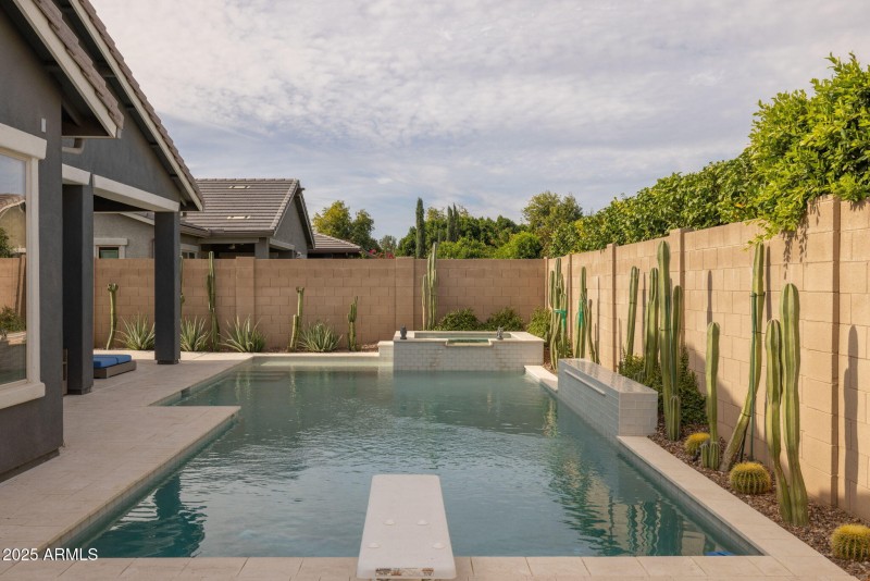 40-web-or-mls-2858 E Spring Wheat Ct, Gi