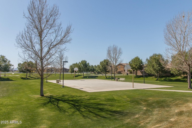 57-web-or-mls-D) COMMUNITY