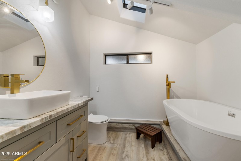 4th bedroom spa bath