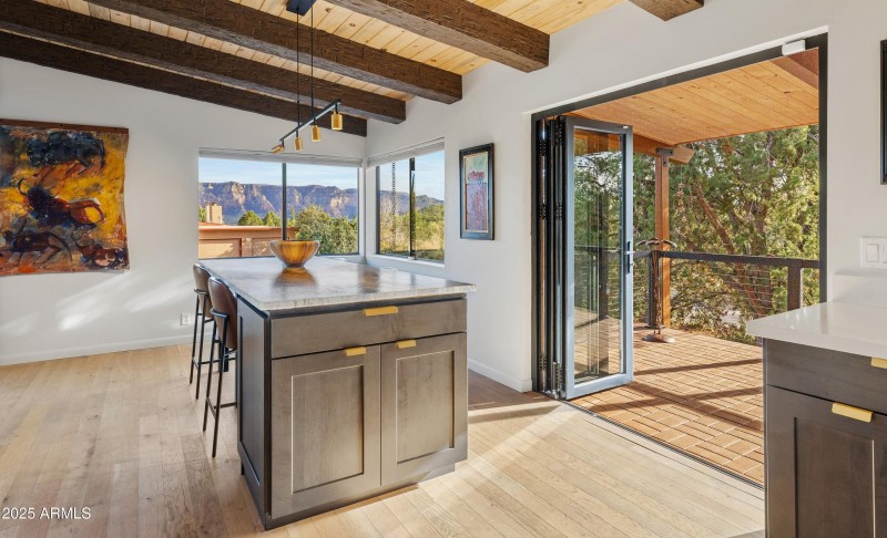 Accordian doors open too...