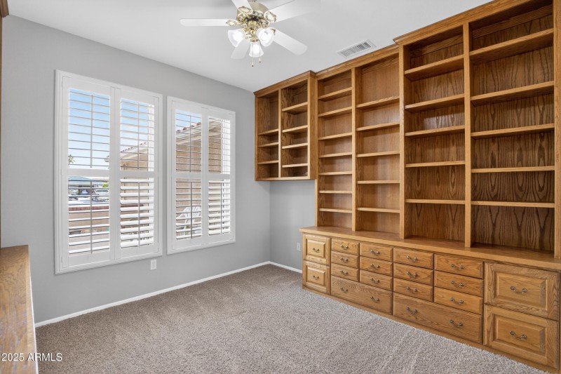 Front Office/Hobby Rm