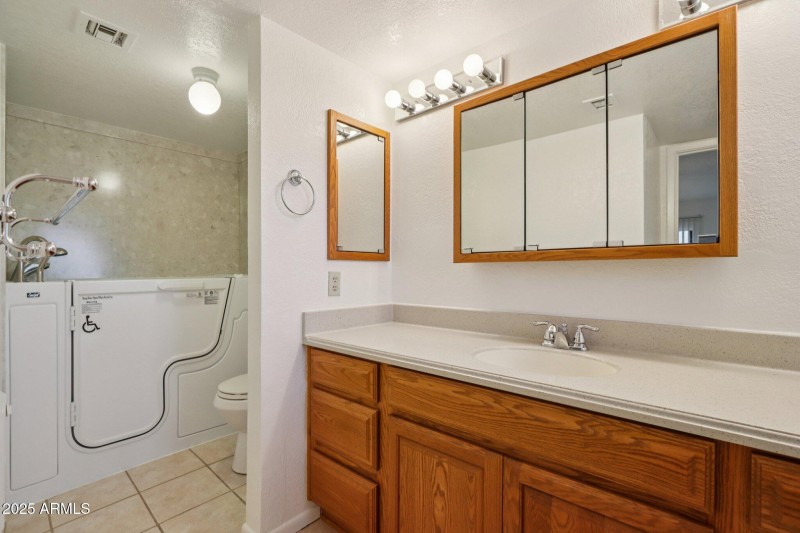 17-web-or-mls-W Avenida De Amigos Cir-S3