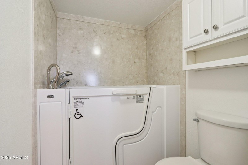 18-web-or-mls-W Avenida De Amigos Cir-S3